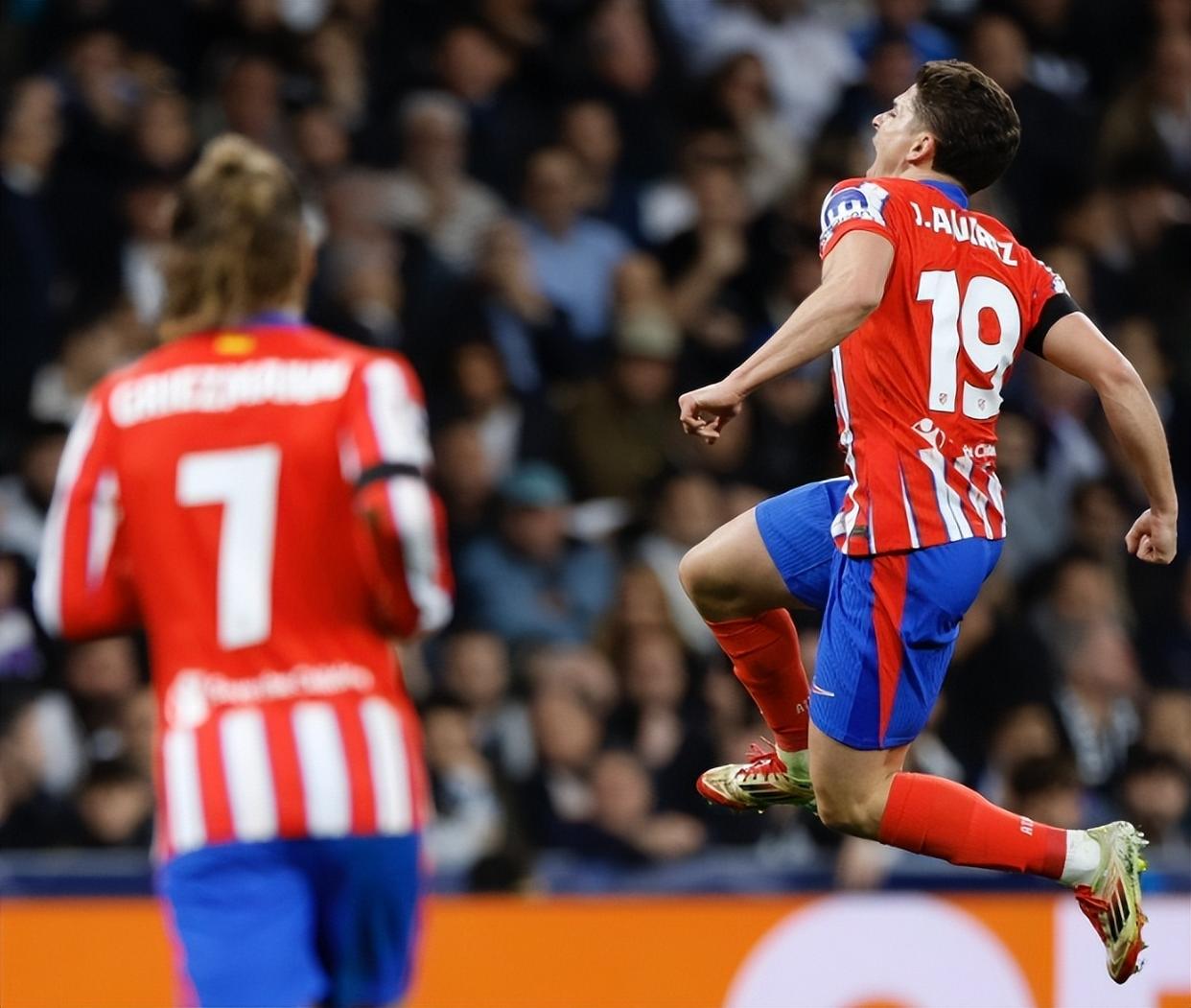 乌拉圭翻盘阿根廷，托雷斯完成帽子戏法