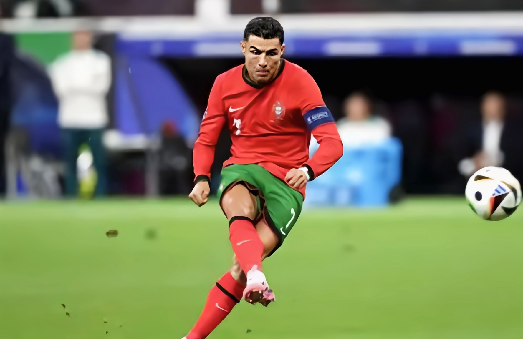 关于欧洲杯球员突破自我，表现堪称完美的信息