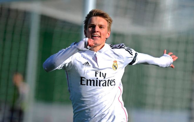 丹麦横扫挪威，卡塞米罗点燃赛场