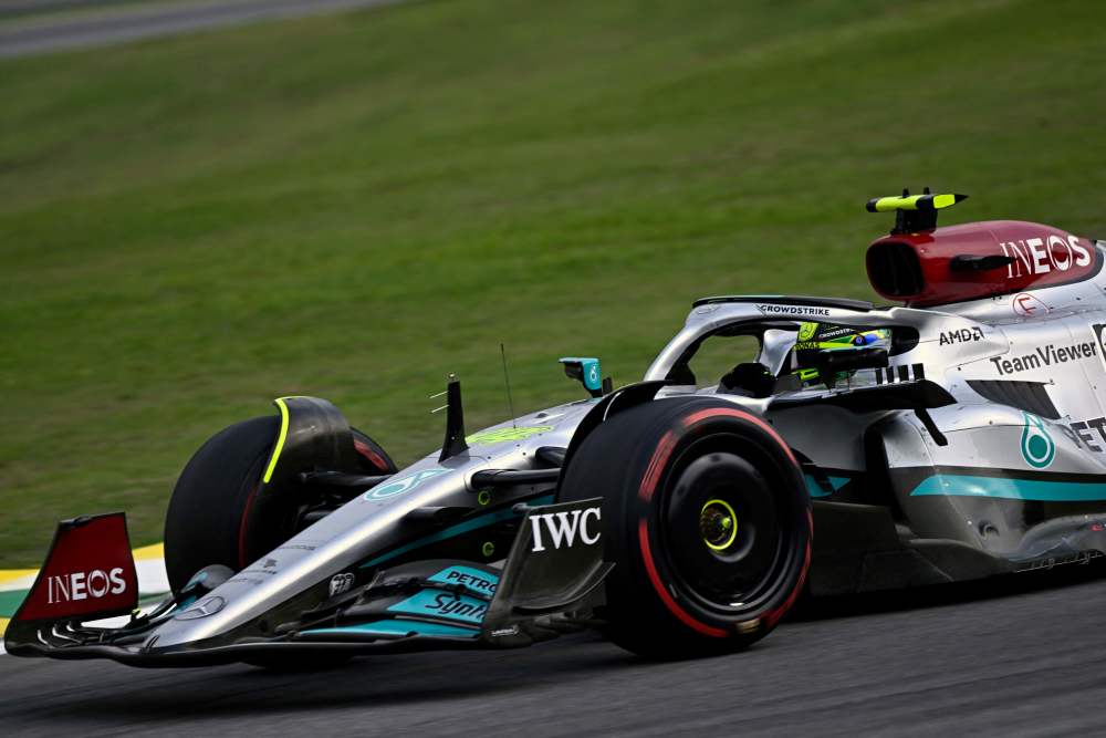 爱游戏官方入口-雷诺车队绝杀梅赛德斯，拉塞尔惊艳四座