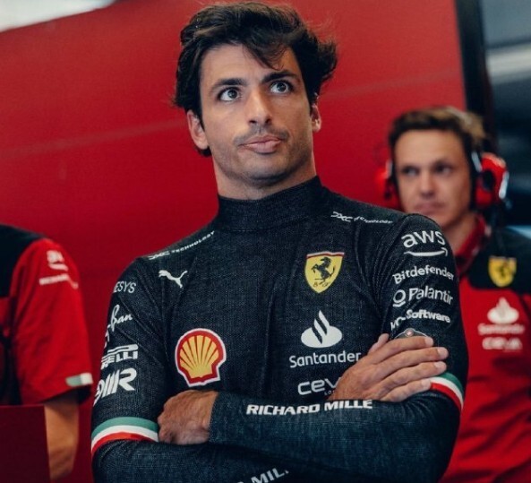 法拉利险胜雷诺车队，塞恩斯惊艳四座