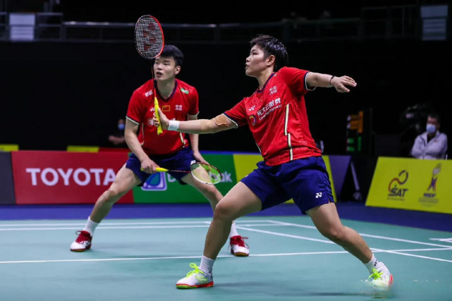 爱游戏-法国队翻盘日本队，黄鸭组合扛起全队