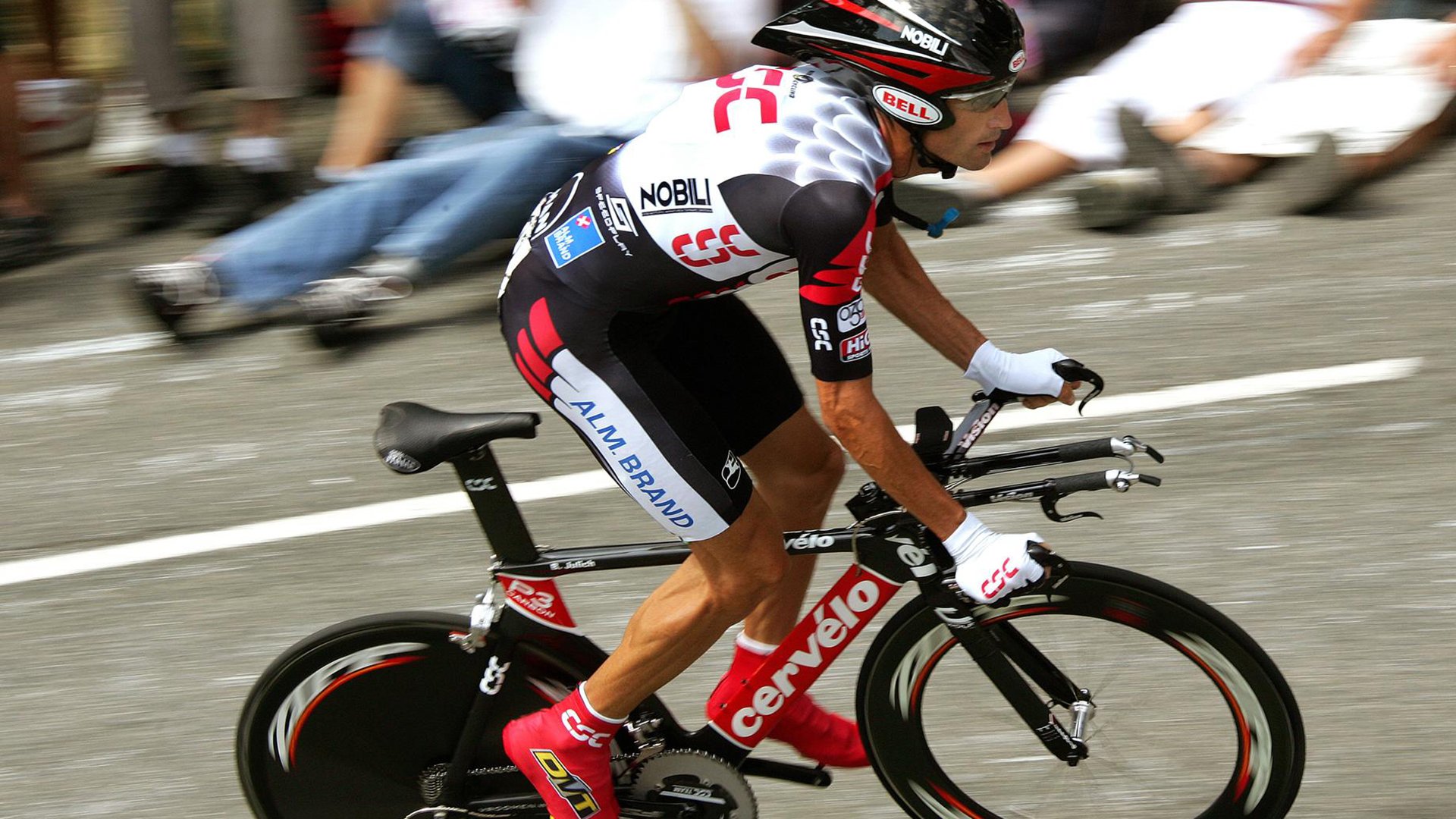 中场统治者，德布劳内在欧冠焦点战中接管塞维利亚防线