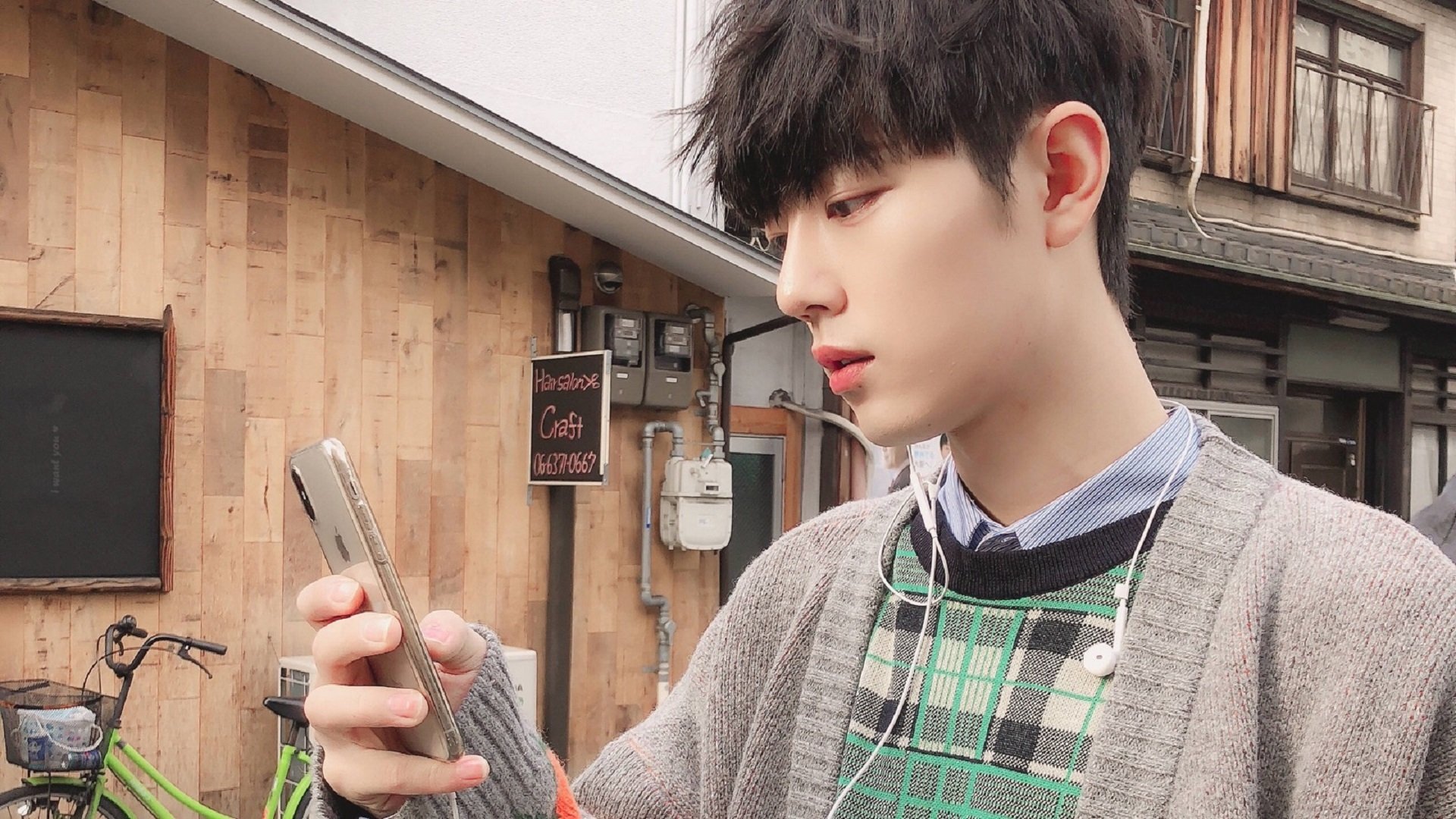 爱游戏体育-跨界传奇，格纳布里从荷兰鏖战突尼斯的足球场到NBA总决赛的篮球巅峰