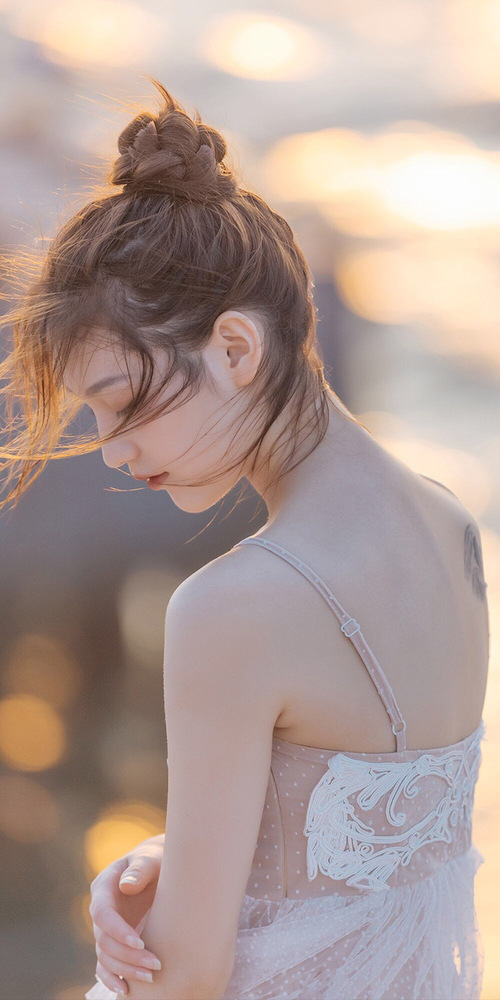 跨界传奇,格纳布里从荷兰鏖战突尼斯的足球场到NBA总决赛的篮球巅峰