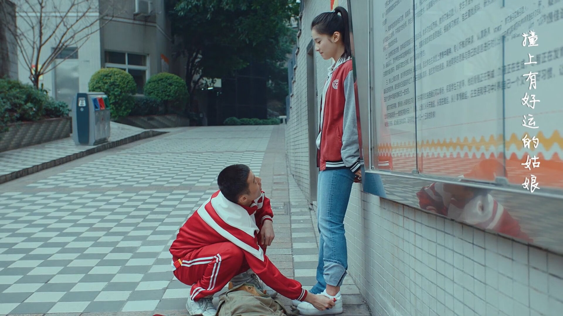 爱游戏大厅-不仅仅是得分，詹姆斯如何在76人对阵掘金的焦点战中重新定义伟大