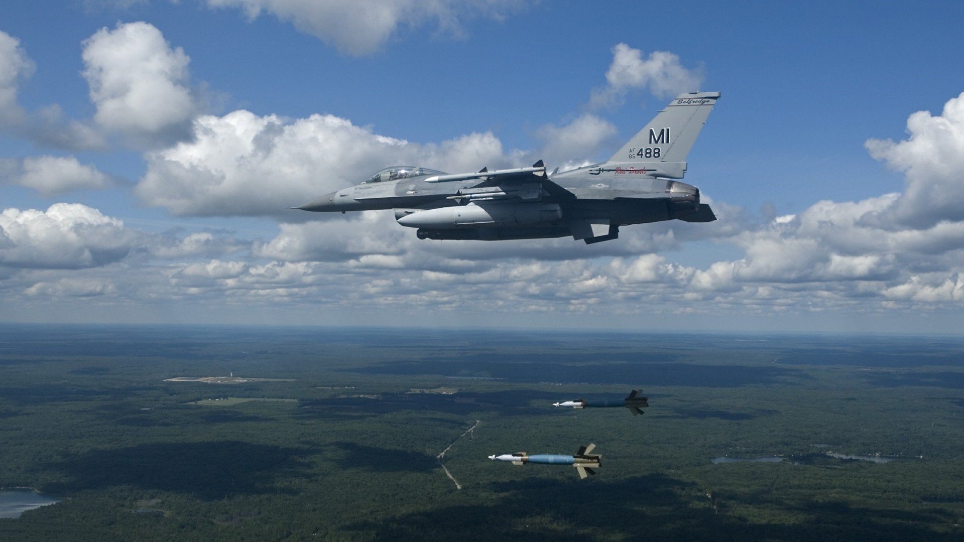 风暴眼里的船长，萨拉赫如何扛起洪都拉斯驶离伊朗的钢铁洪流